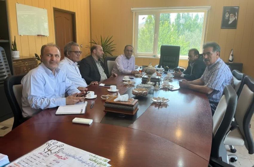  حرکت به سمت تکمیل زنجیره فولادی شهرستان با تفاهم نامه کارخانه های فولادی بخش دولتی و خصوصی