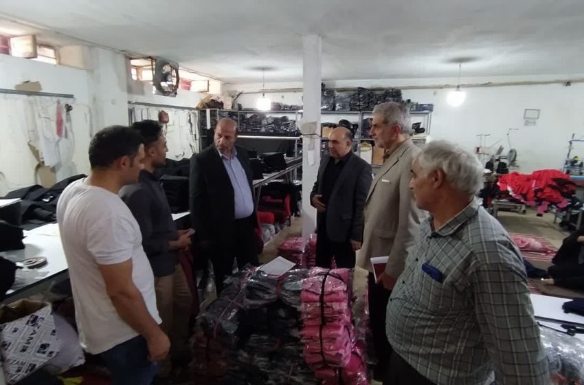  فرماندار میانه از دو واحد تولیدی لباس بازدید کرد