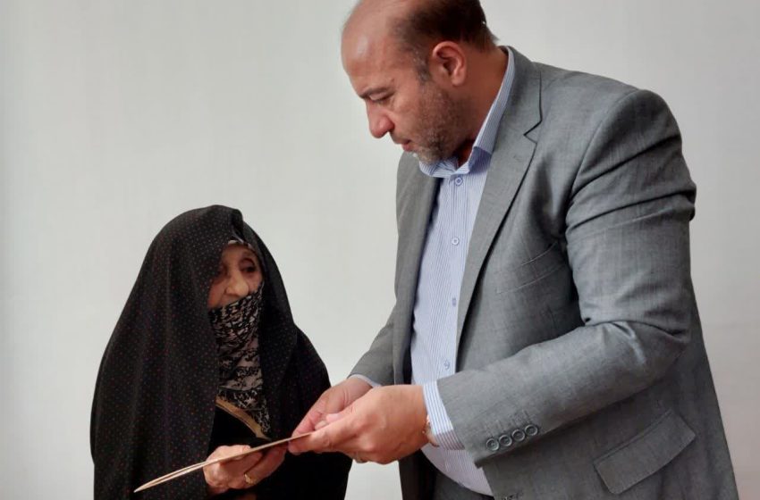   دیدار فرماندار میانه با یک مادر معزز شهید و یک جانباز گرانقدر دفاع مقدس