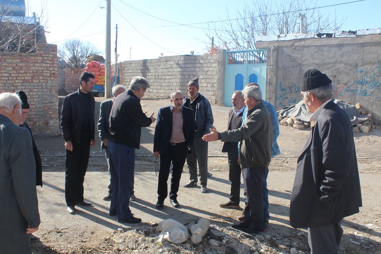  حضور بخشدار کاغذکنان و رئیس آب و فاضلاب بخش در روستای احمد آباد گروس