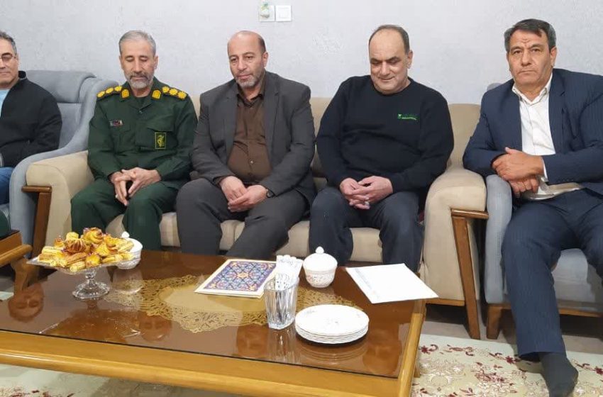  دیدار فرماندار میانه با خانواده شهید و یک جانباز دفاع مقدس