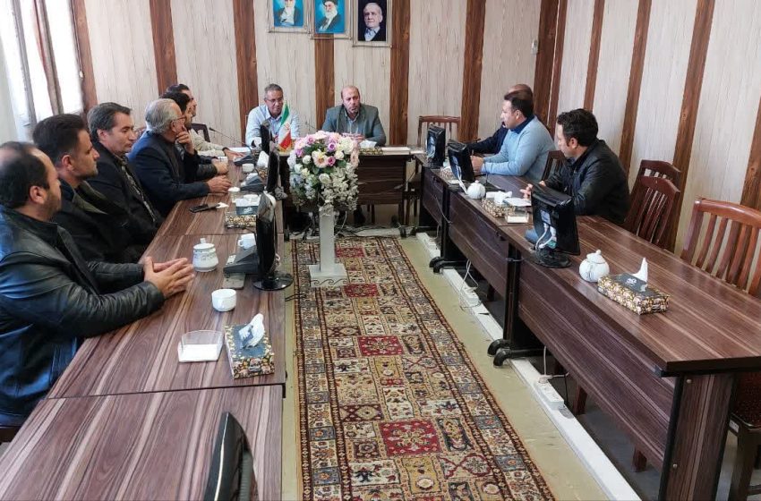  جلسه فرماندار میانه با فعالان صنعت ساختمان سازی شهرستان