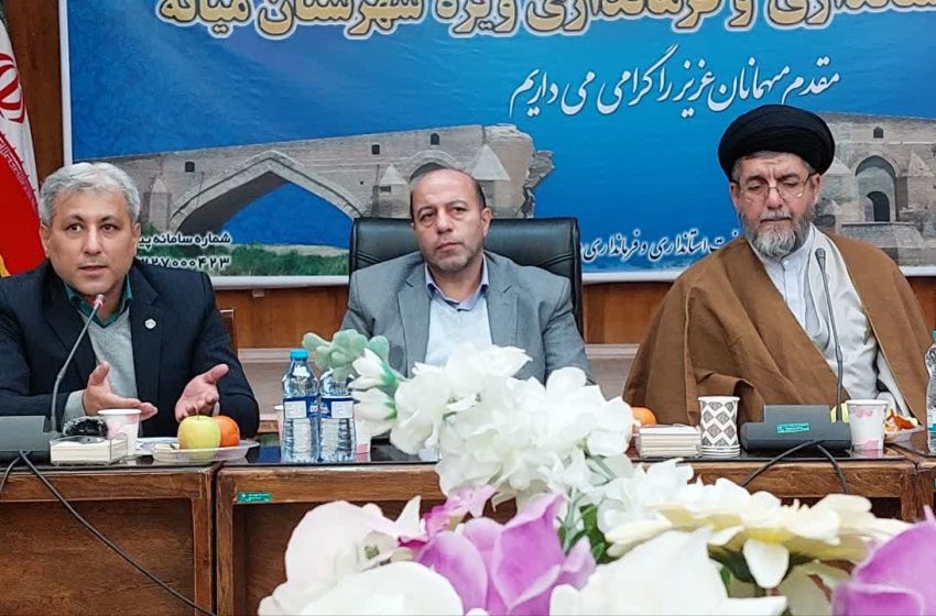  فرماندار میانه از کمبود سهمیه شهرستان برای بیمه کارگران ساختمانی انتقاد کرد