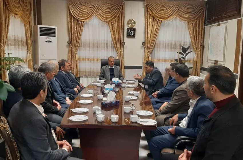  دیدار بخشدار اسبق کاغذکنان و جمعی از اهالی بخش با فرماندار ویژه میانه
