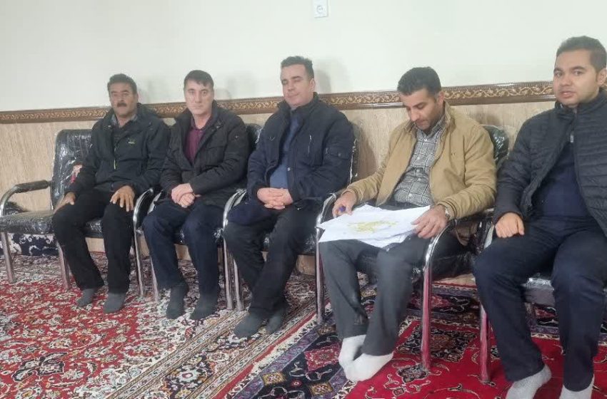  جلسه بازنگری طرح هادی روستای ماهی آباد با حضور بخشدار کندوان