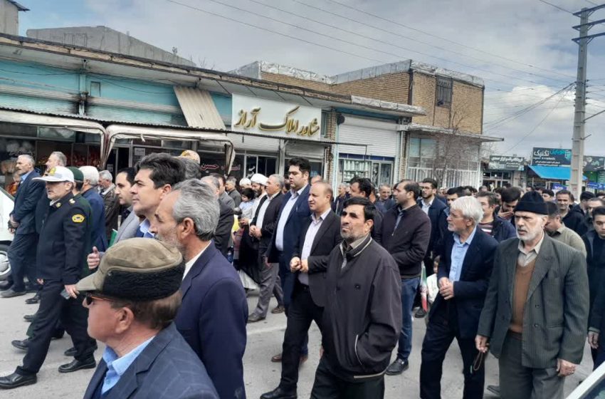  گزارش تصویری از حضور اقشار مختلف مردم و شورای اداری ،روحانیت معزز ،خانواده های شهداء ، ایثارگران و جانبازان در راهپیمائی روز جهانی قدس سال۱۴۰۴ در بخش کاغذکنان