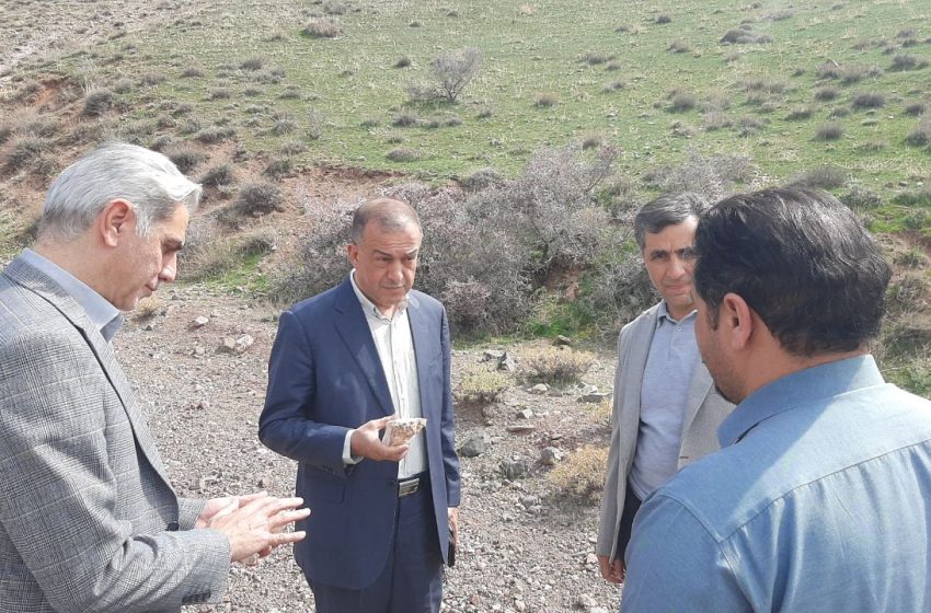  بازدید فرماندار ویژه میانه از معادن مس و آهک در مرحله اکتشاف توسط سرمایه گذار بومی
