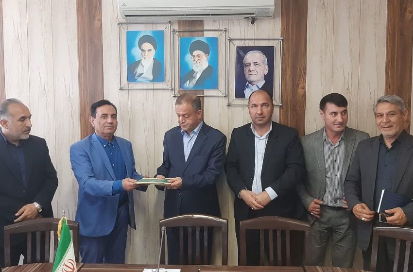  سرآمدشدن در نهضت مدرسه سازی مستلزم پای کار آوردن تمامی آحاد جامعه است