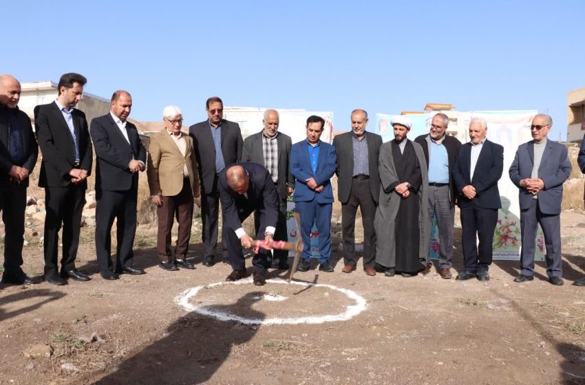  ️با حضور فرماندار ویژه میانه کلنگ مدرسه خیرساز “دکتر ارسطو مختاری” روستای گوندوغدی بر زمین زده شد