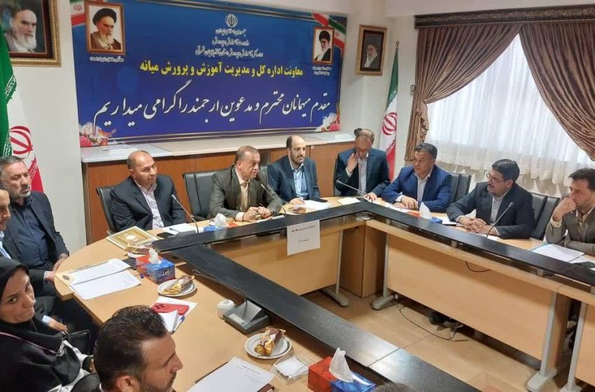  لزوم بسیج تمامی ظرفیت دستگاه های اجرایی و  خدمات رسان در تحقق نهضت ملی مدرسه سازی شهرستان