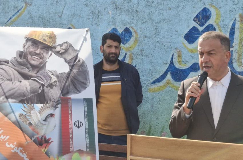  فرماندار ویژه میانه با حضور در جمع کارگران میدان کارگر  پیگیر مطالبات آنها از مدیران شهرستان شد
