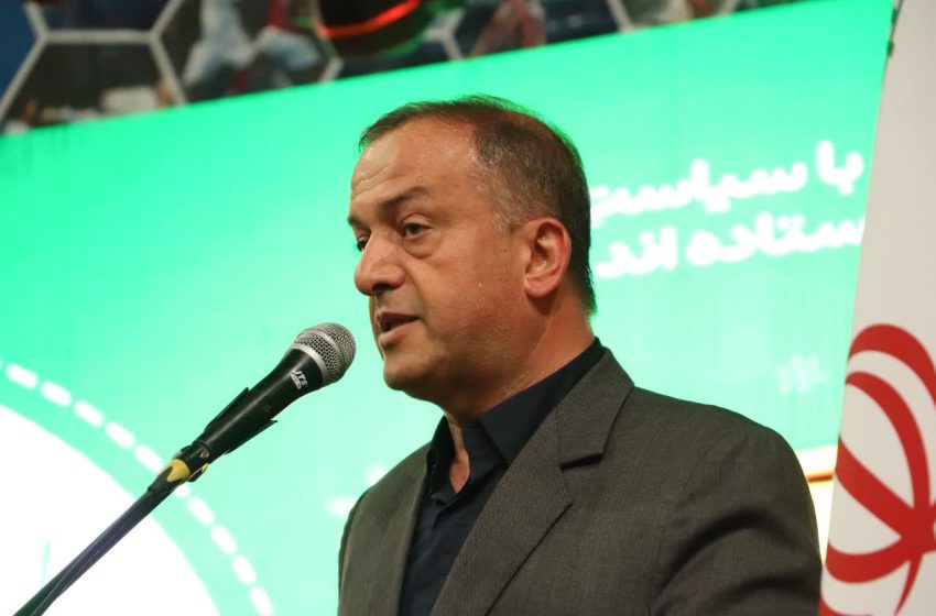 کارگران ستون چرخه تولید در شهرستان هستند