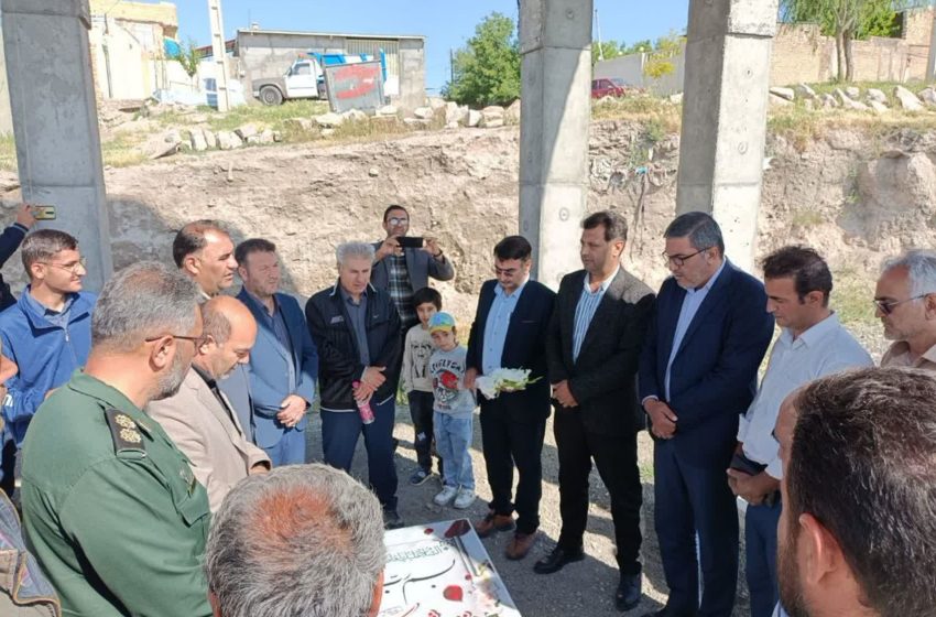  آیین غبار روبی و پیاده روی بمناسبت سالروز آزاد سازی خرمشهر در مرکز بخش انجام شد.