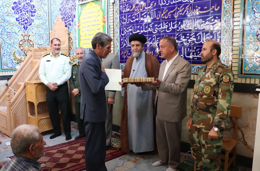  تقدیر از خدمات صادقانه عادل قاسمی در نماز جمعه ۷ شهریور میانه