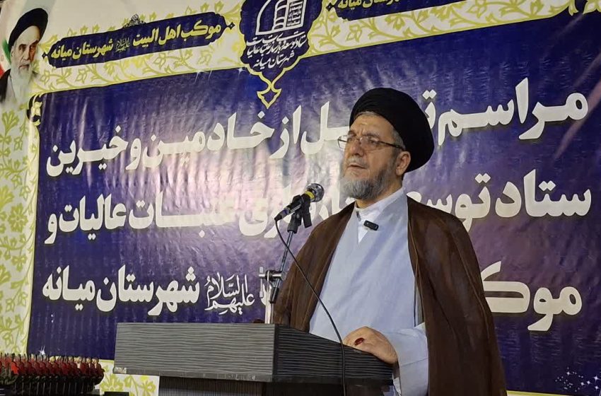  خدمت به زائرین همایش اربعین تجارتی خالصانه با خداست