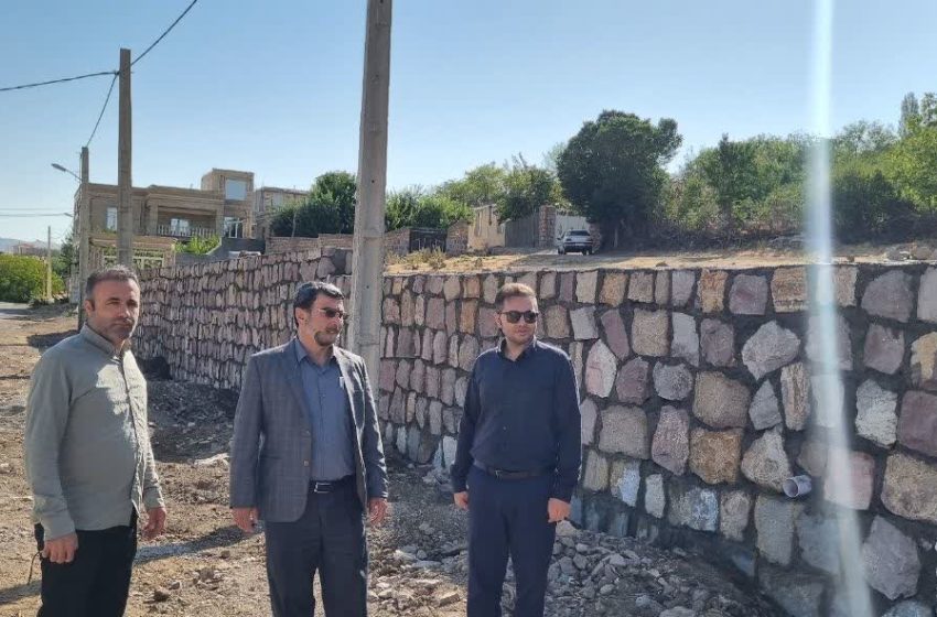  بازدید بخشدار کندوان از پروژه‌های عمرانی روستاهای نی‌باغی و ملک