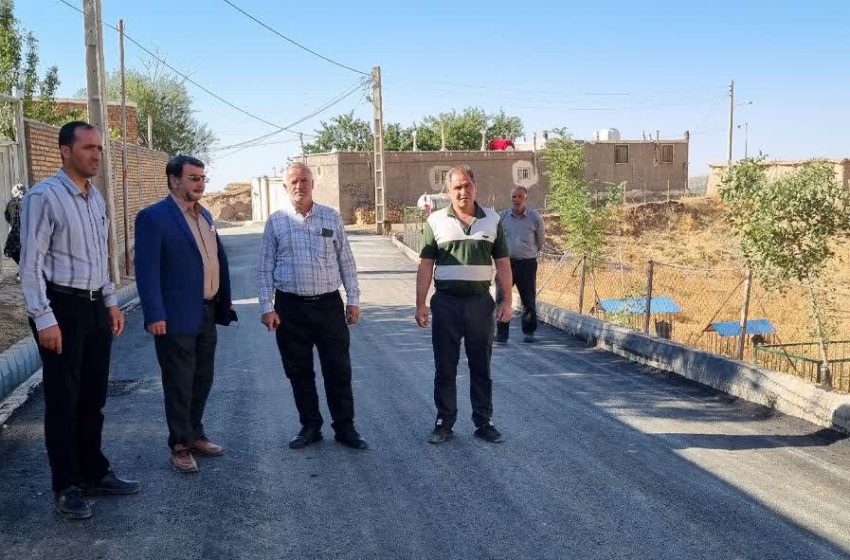  بازدید بخشدار کندوان از پروژه آسفالت‌ریزی معابر روستای آوین