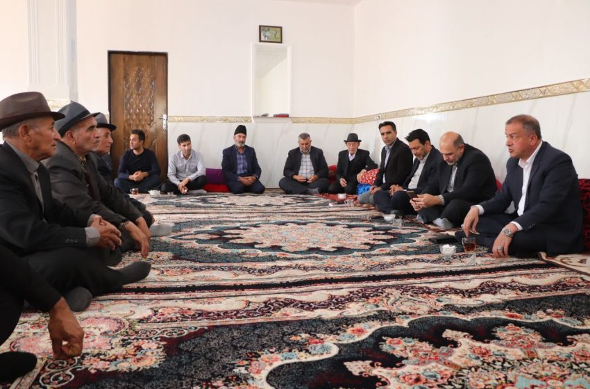  فرماندار ویژه میانه در روستای دادلو : مدیران باید از نزدیک مشکلات مردم روستاها را لمس کنند