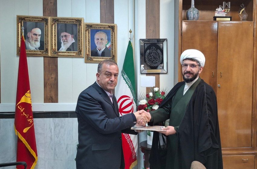  تجلیل فرماندار ویژه میانه از رئیس اداره تبلیغات اسلامی
