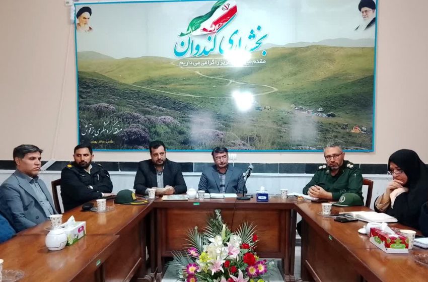  جلسه شورای اداری با موضوع مدیریت محله محور و تقدیر از بانوان بمناسبت روز زن