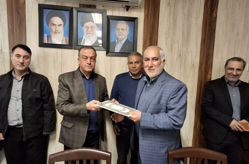  همزمان با دهه فجر و روز جانباز؛ فرماندار ویژه میانه از همکاران جانباز تقدیر کرد